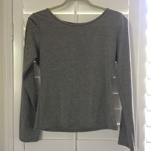 Simple heather grey long sleeved shirt